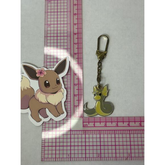 Vintage Pokemon Metal Keychain Charm Dratini - Picture 1 of 4